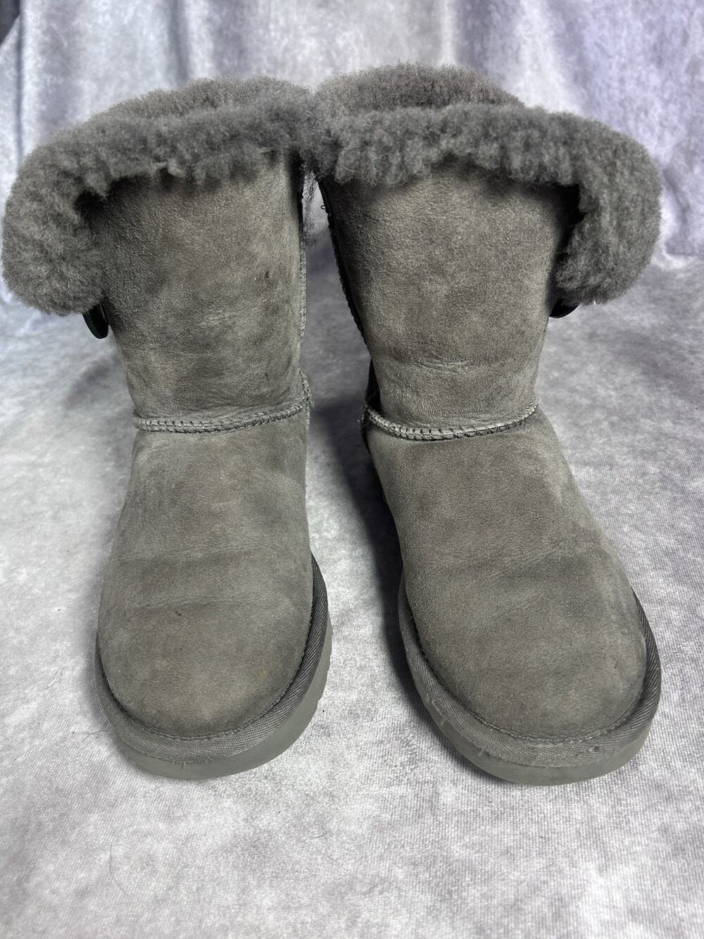 UGG Bailey Button II Gray Suede Sheepskin Boots Womens Size 6 1016226